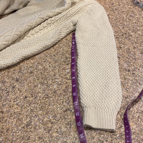 Old Navy Fishermans Knit Off White or Cream Sweater M (8) - Picture 5 of 12